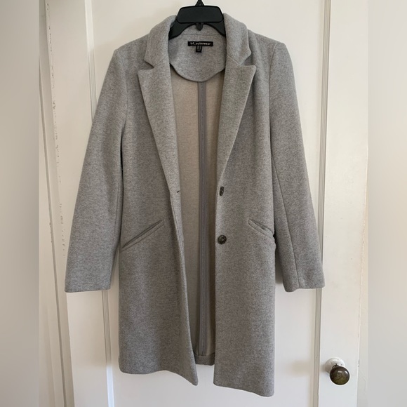 Knee length gray jacket - Picture 2 of 3